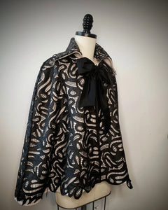 Passementerie Cape